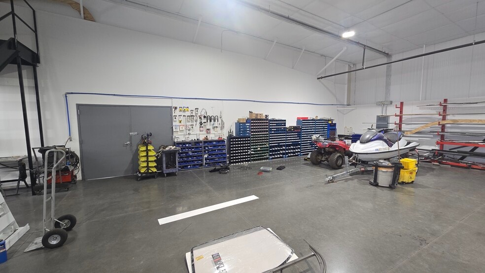 More Photos Of 197 Thunder Rd, Mooresville Light Distribution For Lease