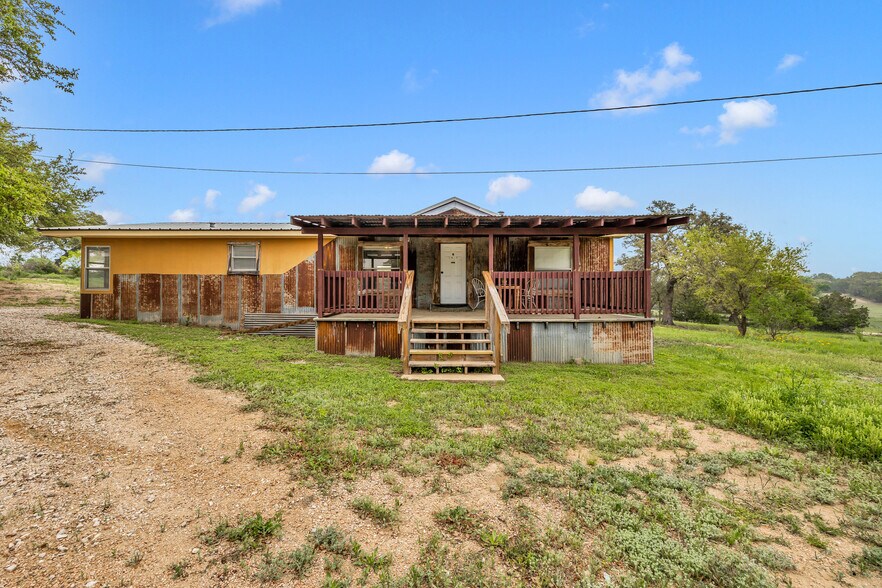 More Photos Of 123 Rocky Rd, Hye Storefront Retail Residential For Sale