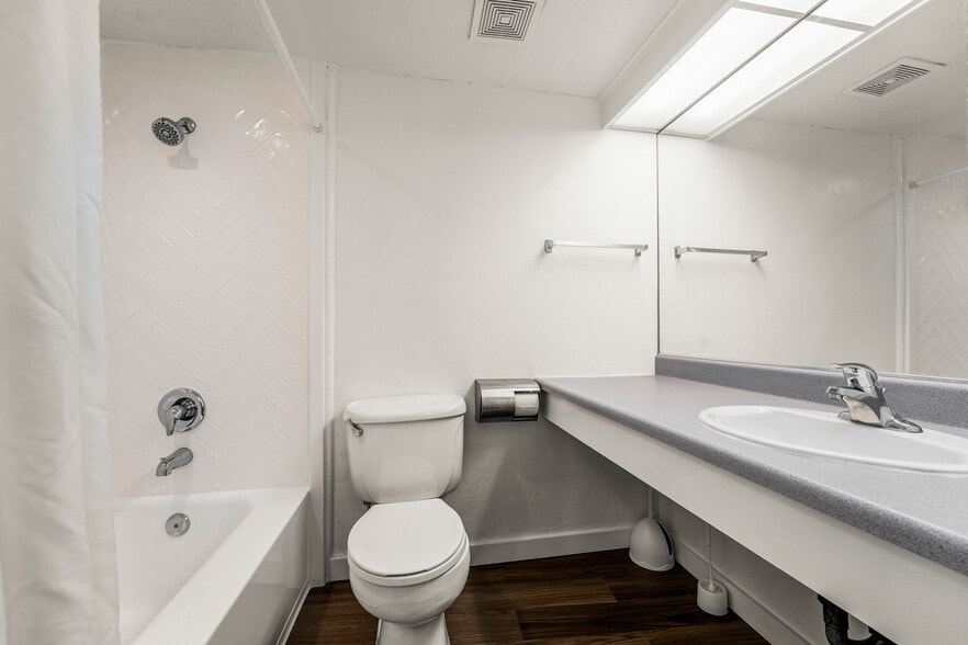 More Photos Of 26409 State Highway CA-189, Twin Peaks Specialty For Sale