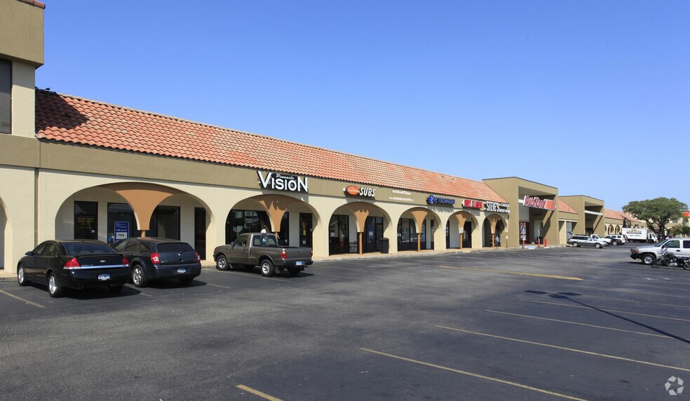 More Photos Of 7101 Hwy 71 W, Austin Unknown For Lease