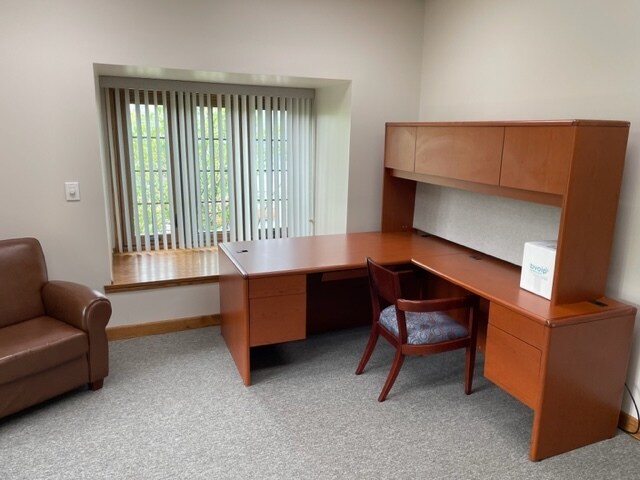 More Photos Of 28085 N Ashley Cir, Libertyville Medical For Sale