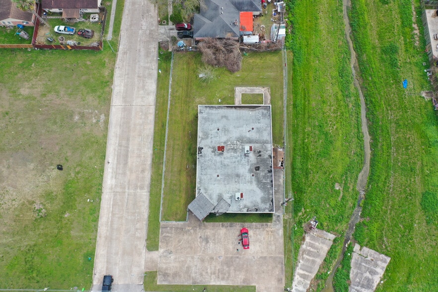 More Photos Of 11526 Walters Rd, Houston General Retail For Sale