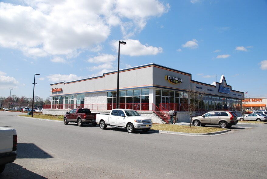 More Photos Of 1935 E Victory Dr, Savannah Storefront Retail Office For Lease