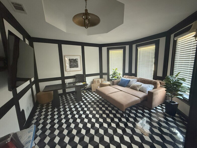 More Photos Of 609 E Main St, Round Rock Office For Lease