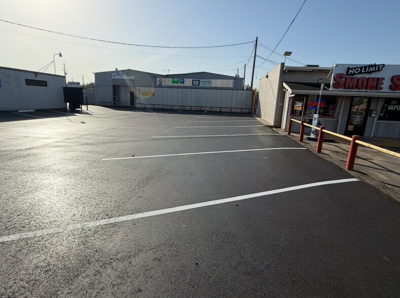 More Photos Of 107 W Pacheco Blvd, Los Banos Restaurant For Sale
