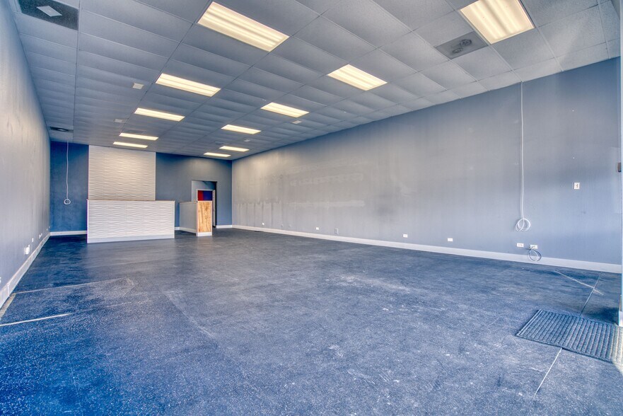 More Photos Of 305-325 Waneka Pky, Lafayette General Retail For Lease