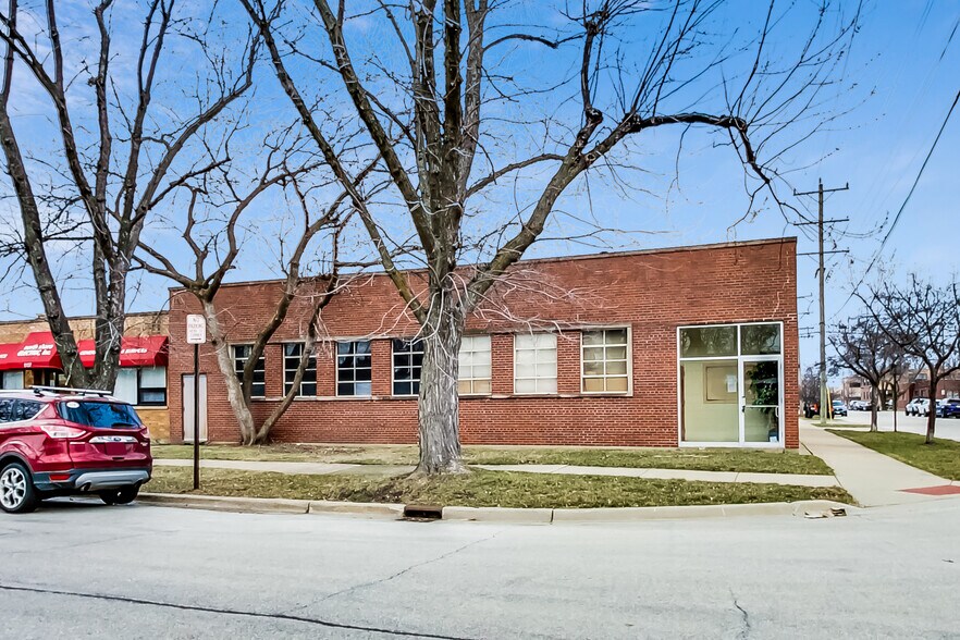 Primary Photo Of 8101 Ridgeway Ave, Skokie Warehouse For Sale
