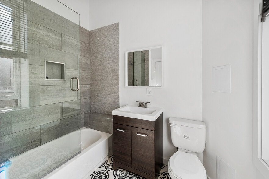 More Photos Of 1935 Spruce St, Philadelphia Apartments For Sale