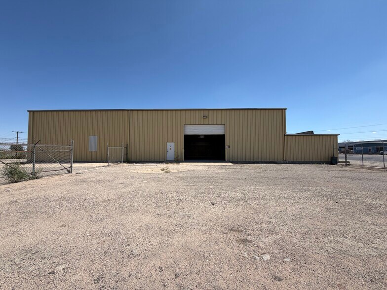 More Photos Of 3762 Kermit Hwy, Odessa Warehouse For Lease