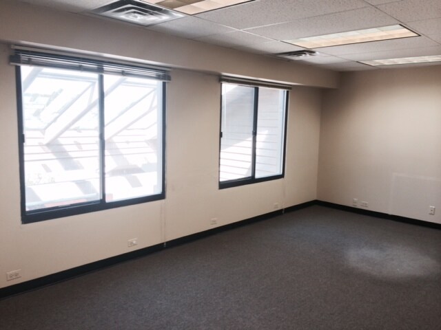 More Photos Of 5035-5075 Shoreline Rd, Lake Barrington General Retail For Lease