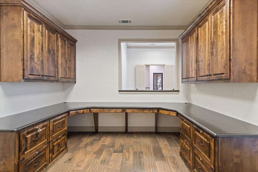 More Photos Of 1000 State Highway 6, Woodway Medical For Lease