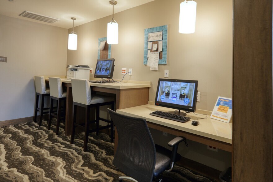 More Photos Of 4819 Canyon Lakes Trace Dr, Humble Hotel For Sale