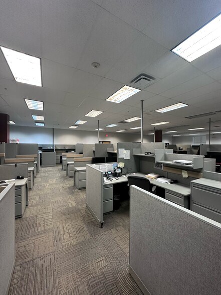 More Photos Of 20 Lawrence Bell Dr, Williamsville Medical For Lease