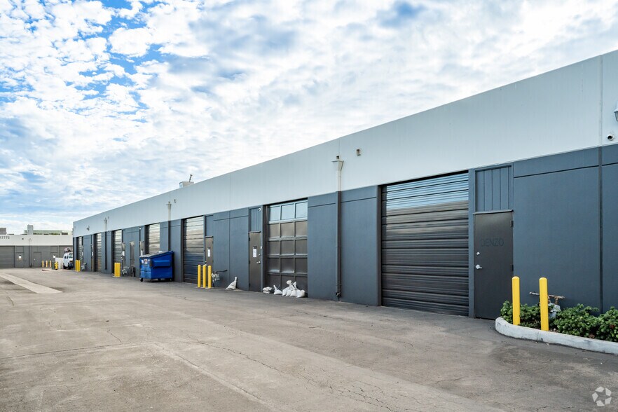 More Photos Of 18009 Sky Park Cir, Irvine Light Manufacturing For Lease