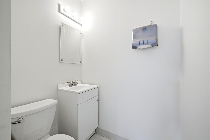 More Photos Of 4910 Maccorkle Ave SW, Charleston Medical For Sale