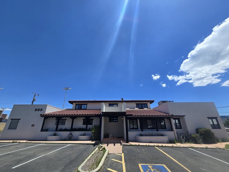 Primary Photo Of 999 Division St, Prescott Medical For Sale