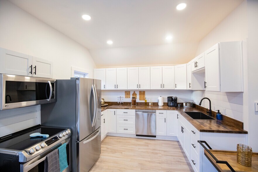 More Photos Of 127-129 Howe Street, Lewiston Multifamily For Sale