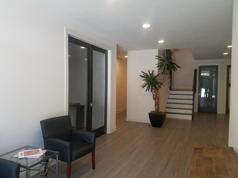 More Photos Of 26207 Oak Ridge Dr, Spring Medical For Lease