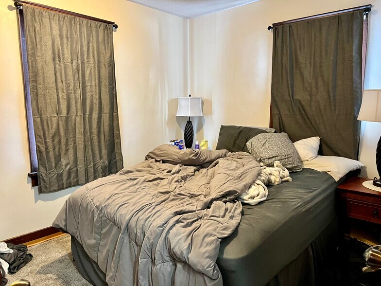 More Photos Of 308 Low St, Bloomington Apartments For Sale