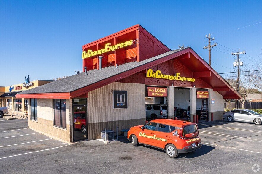 More Photos Of 8015 Bandera Rd, San Antonio Storefront Retail Office For Sale