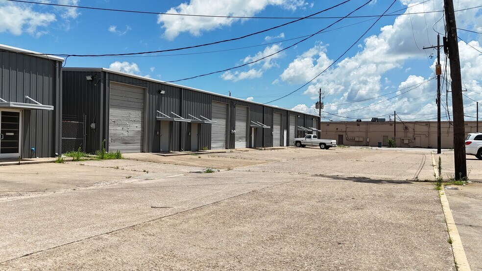 More Photos Of 51-89 Sawyer St, Beaumont Flex For Sale