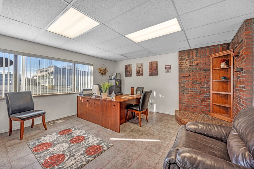 More Photos Of 2 Newcombe Ave, Yerington Office For Sale