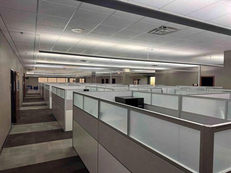 More Photos Of 2110 Fiserv Drive Southwest, Cedar Rapids Office For Sale