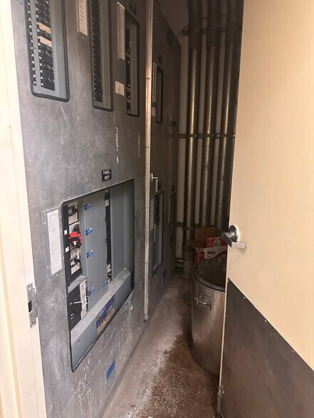 More Photos Of 4050 NW Federal Hwy, Jensen Beach Restaurant For Sale