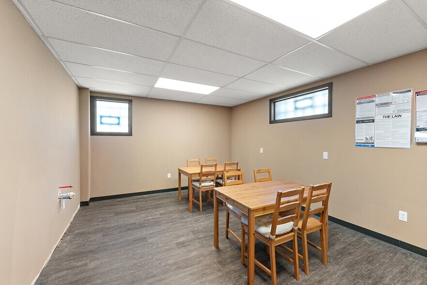 More Photos Of 7025 Indianapolis Blvd, Hammond Office For Sale