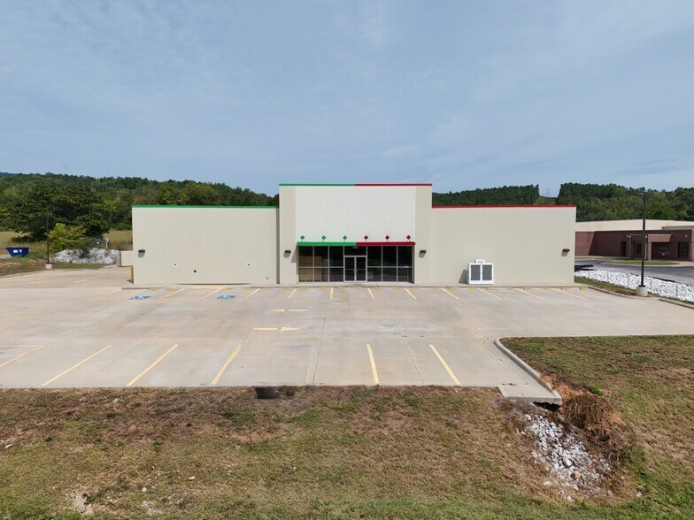 More Photos Of 449 W Court St, Jasper General Retail For Sale