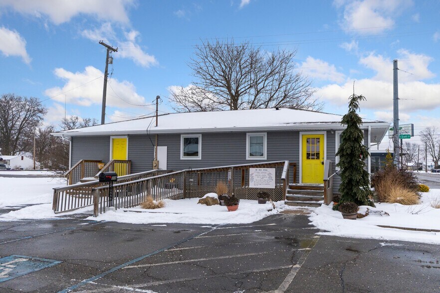 More Photos Of 308 S Scott St, Warsaw Office For Lease