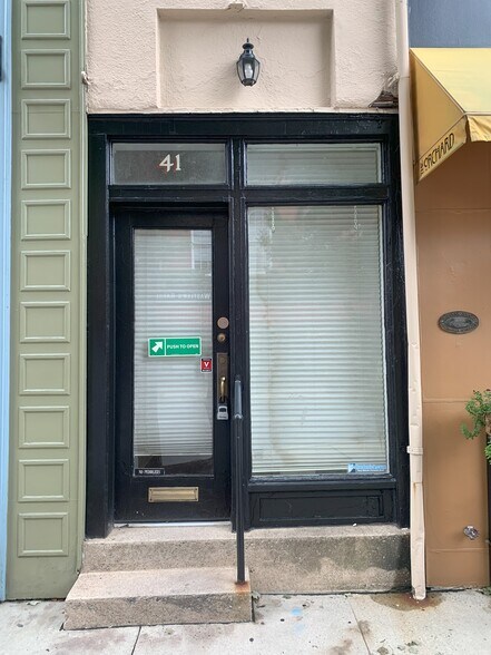 More Photos Of 41-45 N Market St, Frederick Storefront Retail Office For Lease