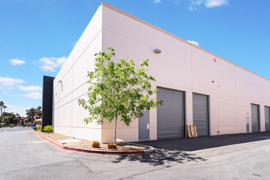 More Photos Of 2950 E Sunset Rd, Las Vegas Showroom For Sale