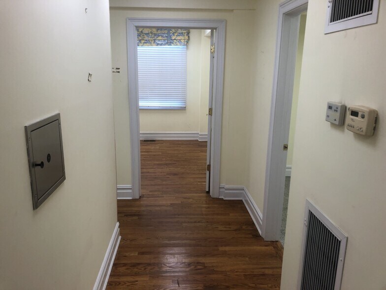 More Photos Of 12 Little Neck Rd, Centerport Storefront Retail Office For Sale