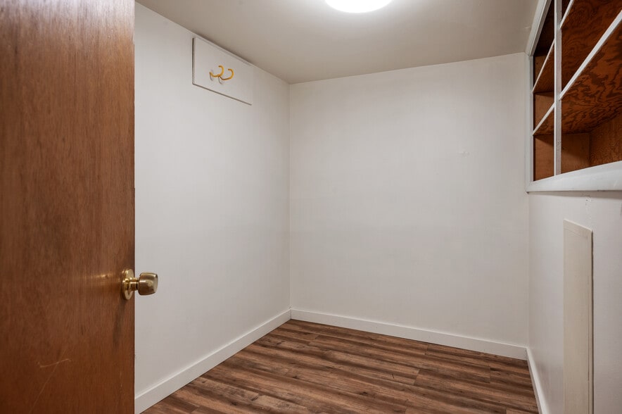 More Photos Of 324 3rd Ave S, Edmonds Apartments For Sale