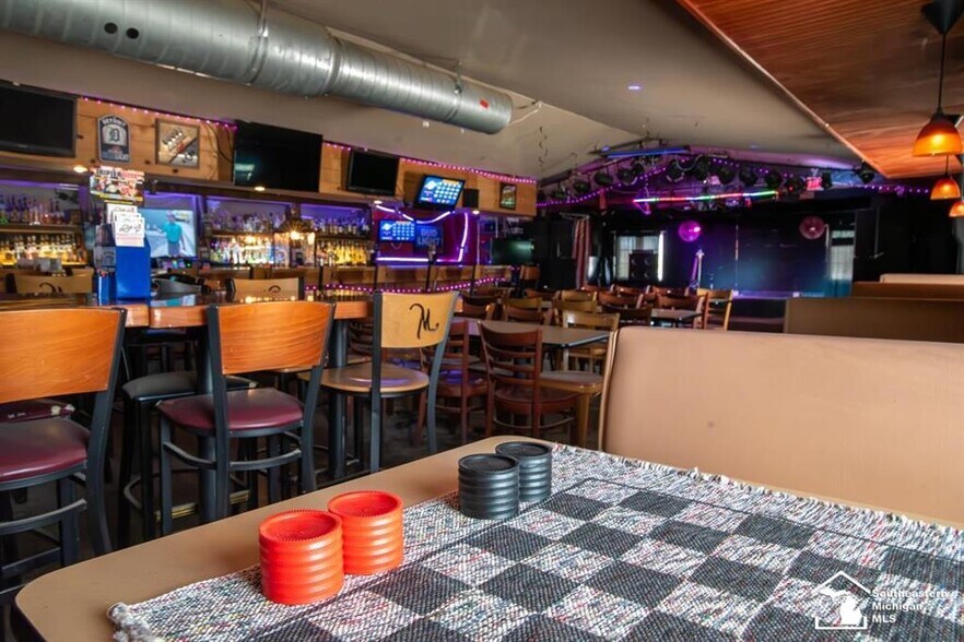 More Photos Of 10221 Telegraph Rd, Carleton Bar For Sale