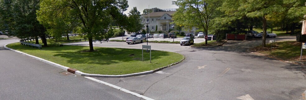 More Photos Of 17 Woodport Rd, Sparta Office For Lease