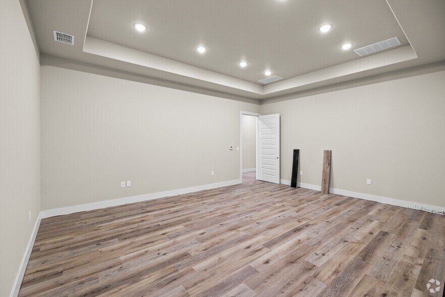 More Photos Of 5514 114th St, Lubbock Office For Sale