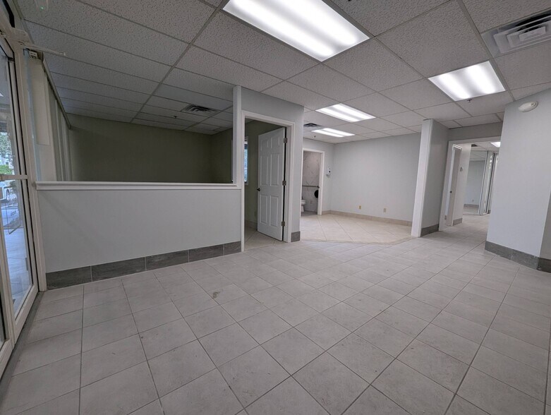 More Photos Of 701 NW Federal Hwy, Stuart Medical For Lease