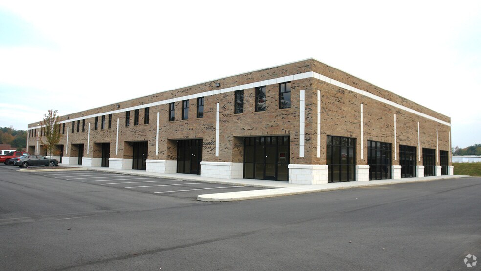 More Photos Of 1000 Van Buren Ave, Indian Trail Flex For Lease