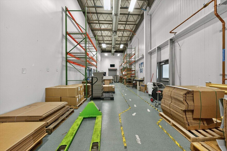 More Photos Of 8 Glens Falls Tech Park, Glens Falls Manufacturing For Sale