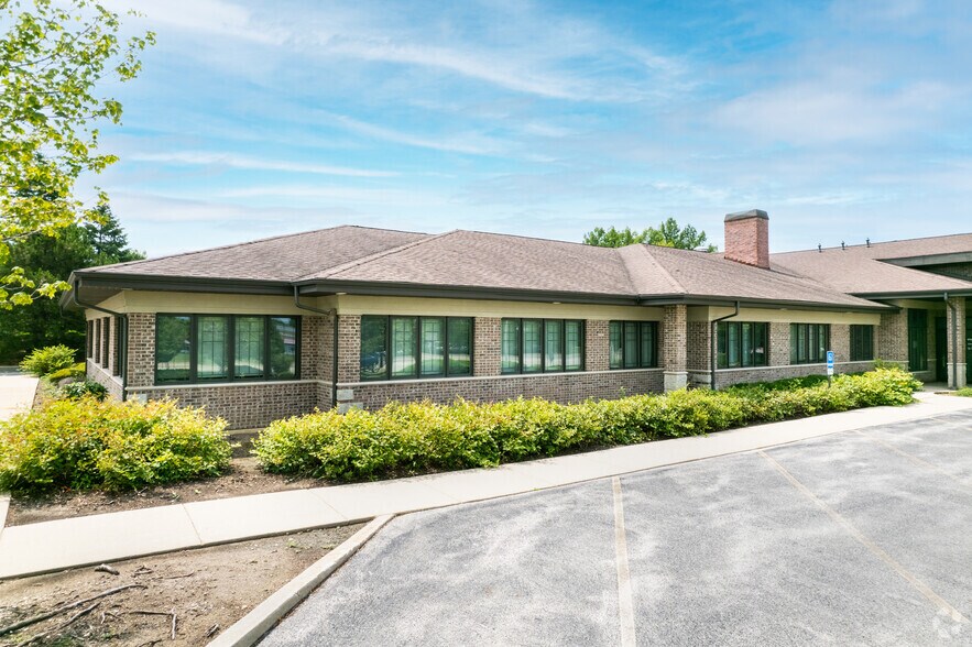 More Photos Of 7777 W Lincoln Hwy, Frankfort Office For Lease