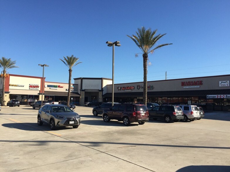 More Photos Of 1645 Winding Hollow Dr, Katy Freestanding For Lease