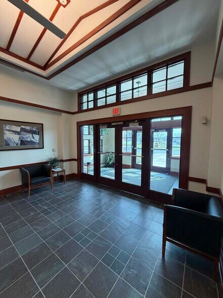 More Photos Of 3167 Robbins Rd, Springfield Office For Sale