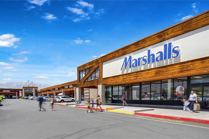 More Photos Of 1375 Rocking W Dr, Bishop Storefront For Sale