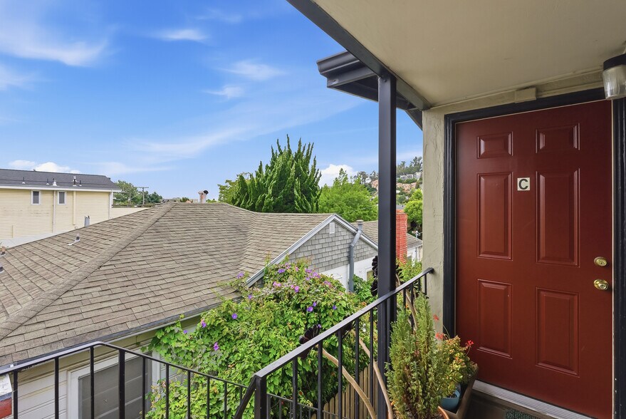 More Photos Of 517 Stannage Ave, Albany Apartments For Sale