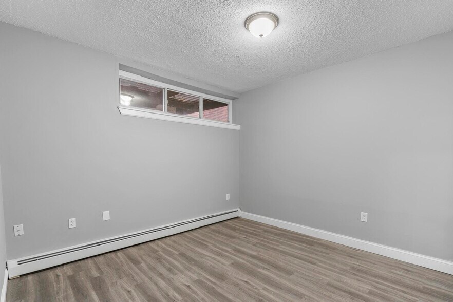 More Photos Of 36 Huntington St, Hartford Apartments For Sale