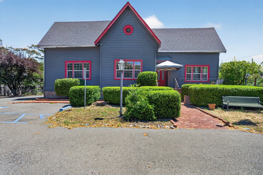 More Photos Of 530 N Cloverdale Blvd, Cloverdale Specialty For Sale