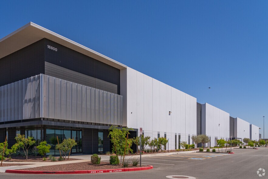 More Photos Of NWC of Route 303 & W Glendale Avenue, Litchfield Park Unknown For Lease