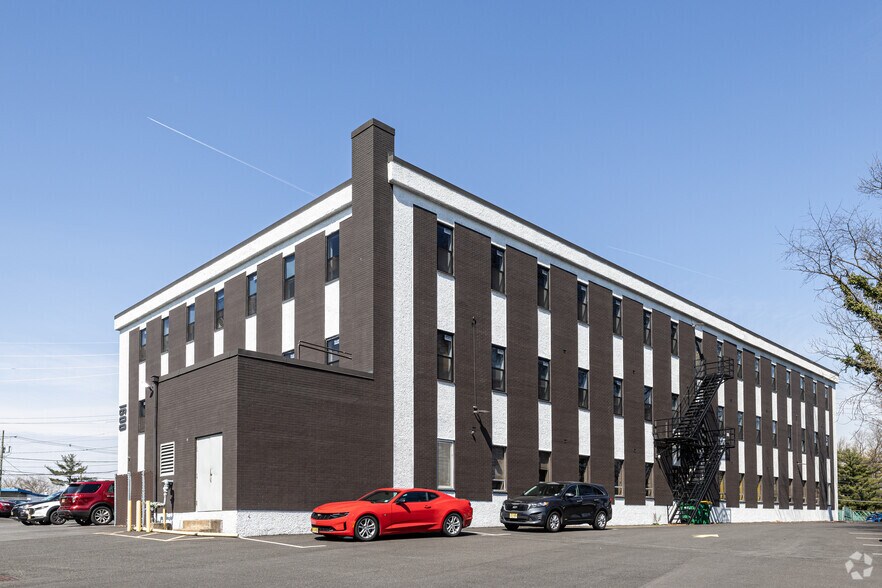 More Photos Of 1620 US Highway 22 E, Union Township Unknown For Lease
